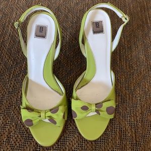 Polk - a - Bow open toe pumps